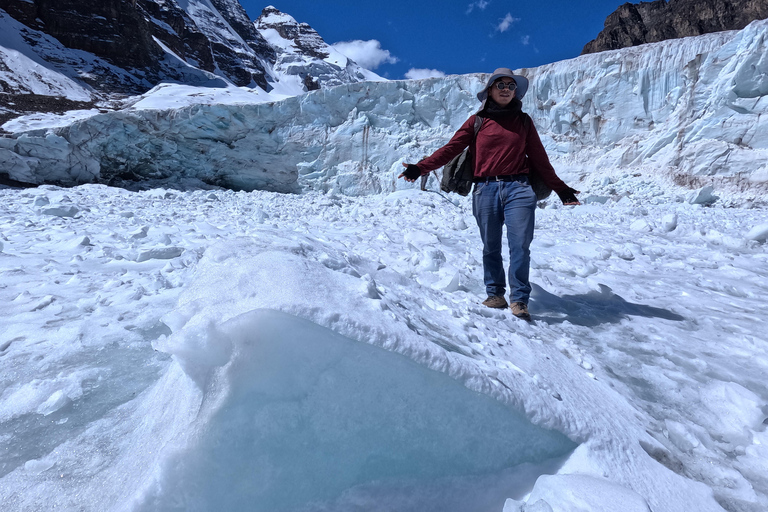 La Paz: Hike with a tour guide to the Ventanani Glacier Lagoon La Paz: Hike with a tour guide to Ventanani Glacier Lagoon