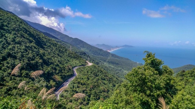 Visit Journey of Acrossing Hai Van Pass in Hue