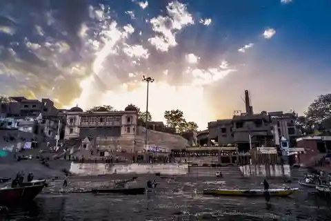 From Delhi: 2-Day Varanasi Tour with Hotel Stay & Breakfast