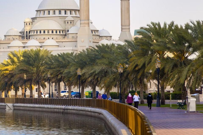 Traslado de lujo al aeropuerto de Sharjah: Asequible y cómodoTraslado al aeropuerto Desde: Ciudad de Sharjah al Aeropuerto de Sharjah