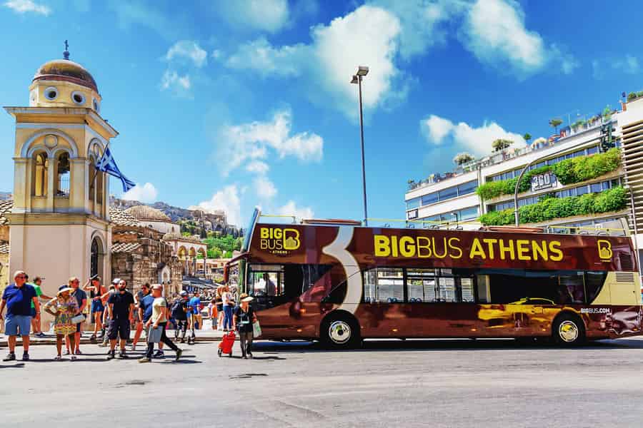 Athen: Hop-on-Hop-off-Tour mit dem offenen Bus. Foto: GetYourGuide