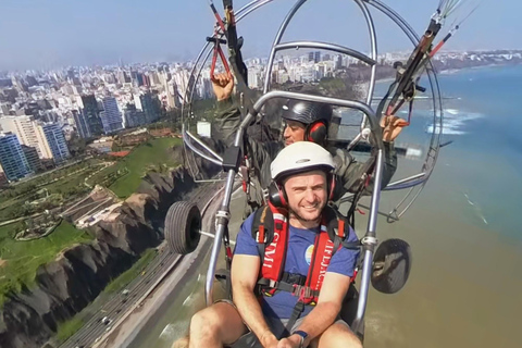 Paraglide over Lima's Costa Verde – An Unforgettable Aerial Adventure Paragliding over Lima's Costa Verde – An unforgettable aerial adventure