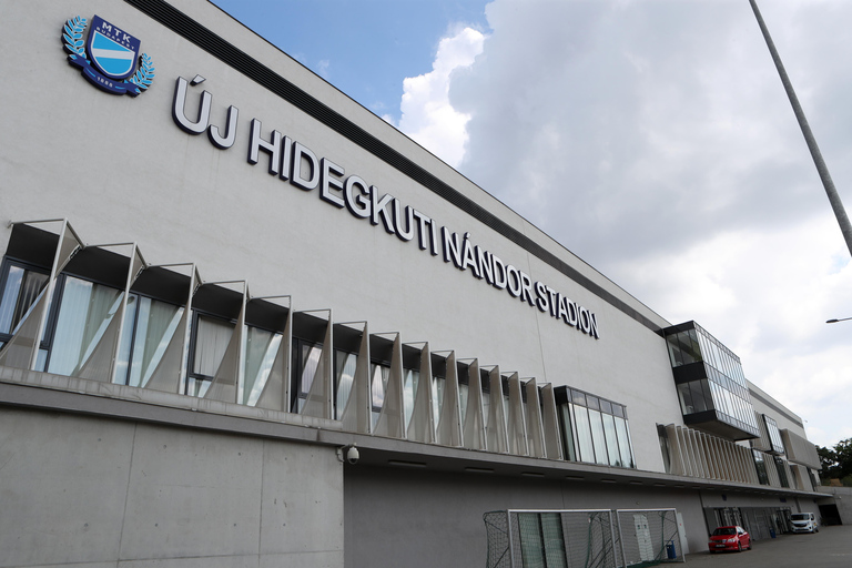 Budapest : Visite guidée du stade HidegkutiBudapest : Visite de groupe du stade Hidegkuti Nándor