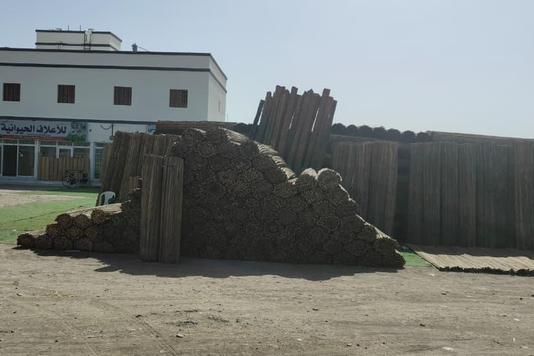 Muscat: Visit Sinaw Market, Izki Village, & Jarnan Cave Tour