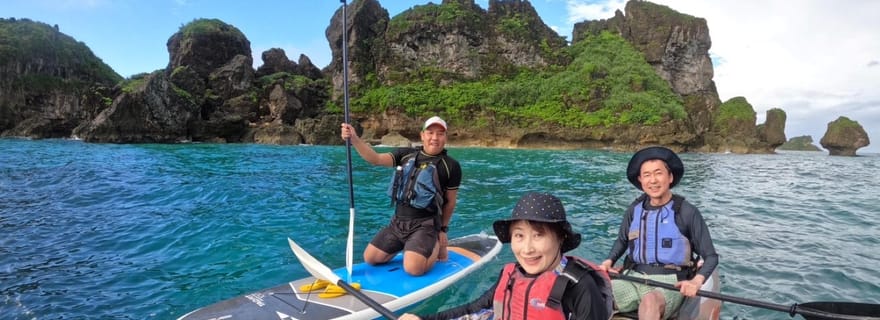 Okinawa : excursion en kayak ou en SUP vers l'île de Hamahiga