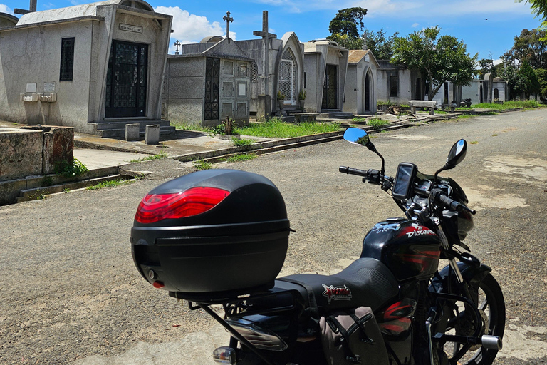 Discover Guatemala city - Motorcycle Tour with Local Snacks