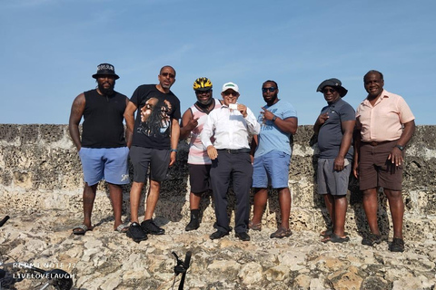 Cartagena: Ruta Histórica, Cultural y Graciosa en Bicicleta