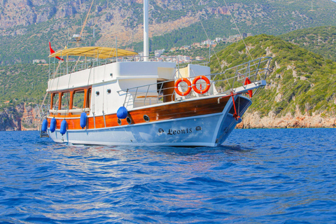 Kaş: Kekova Blue Cruise with Sunken City and 5 Swim Stops