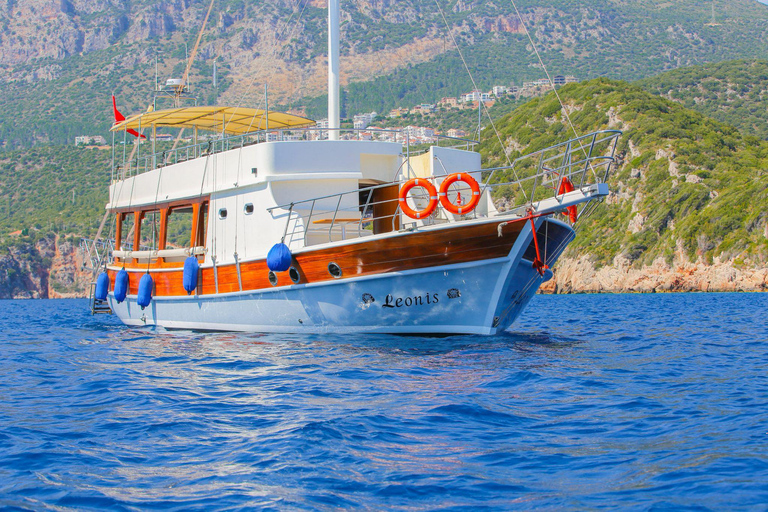 Kaş: Kekova Blue Cruise with Sunken City and 5 Swim Stops