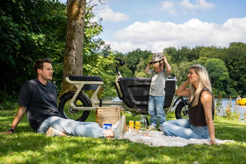 Eindhoven: Cargo Bike Rental with Routes