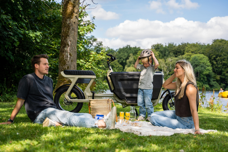 Eindhoven: Cargo Bike Rental with Routes