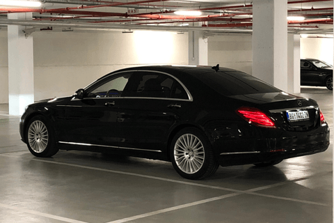 Belgrado: Luxe Limo Service met Chauffeur