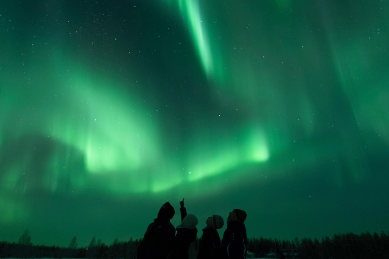 Rovaniemi: 5-star Northern Lights Tour + Pro Photos & Videos Aurora Hunting Photo Tour - another best seller ♥︎♥︎♥︎♥︎♥︎