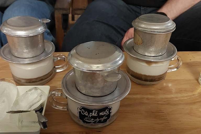 Hue: tour gastronomico a piedi con guida localeTour gastronomico di Hue con guida locale