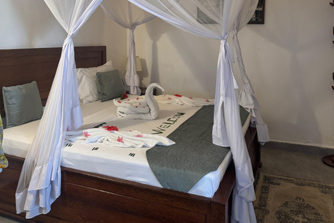 Z Zanzibaru: 2-dniowe safari w Selous z lotami i spacerem po buszuZanzibar: Selous 2-Day Safari with Flights &amp; Bush Walk