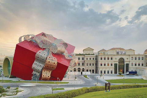 Doha: Guided Night Tour with Lights, Culture & Landmarks