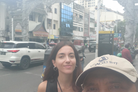 Jakarta: Guided City Tour by Tuk Tuk, Train, and Boat