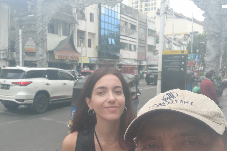 Jakarta: Guided City Tour by Tuk Tuk, Train, and Boat