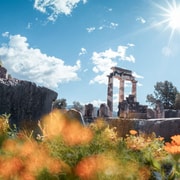 Athens: Delphi, Corycian Cave, and 300 Battlefield Day Trip