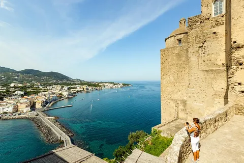 Ischia: Hidrofólio + traslado + ingresso para o Castelo Aragonês