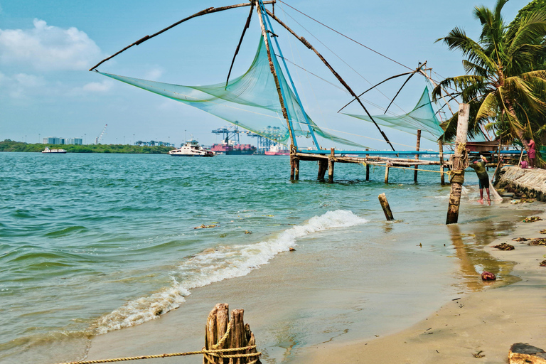 Tour particular de 5 dias em Kerala com ingressos para passeios turísticos