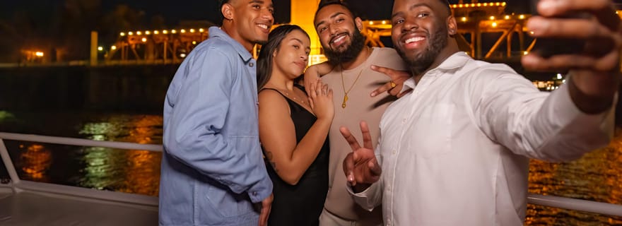 Sacramento : City Cruises Rock The Yacht River Cruise (croisière en ville)