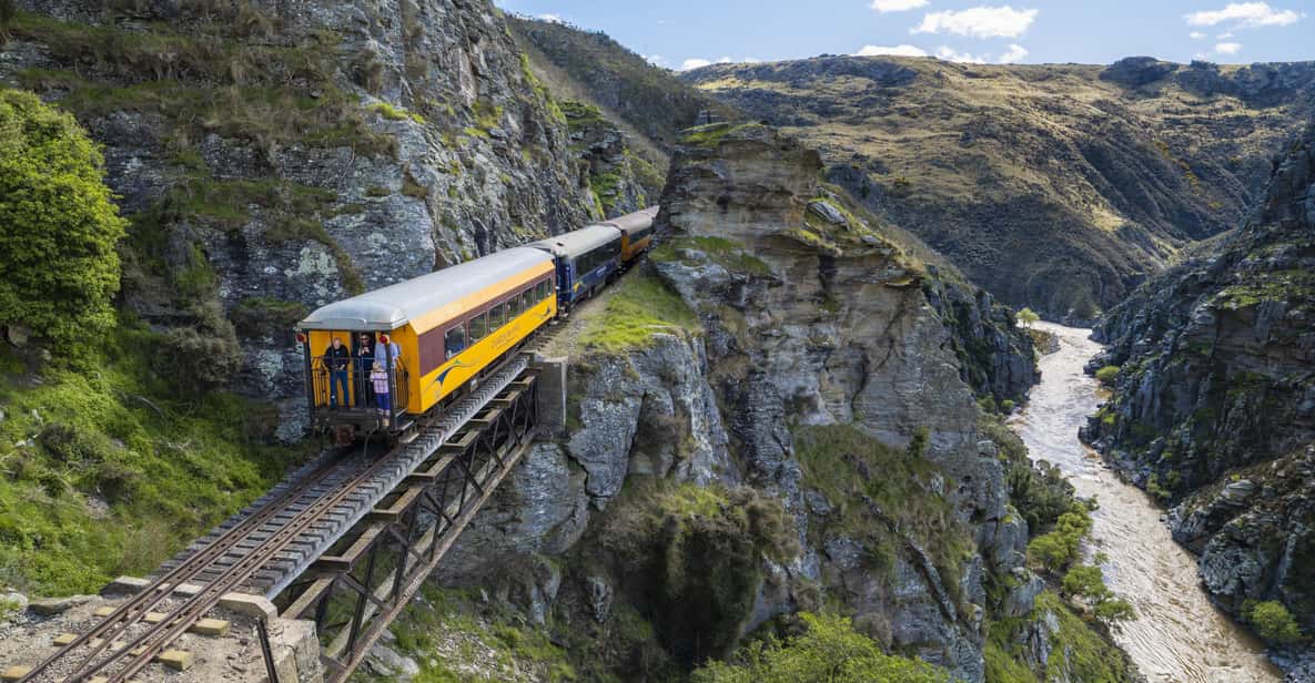 ダニーデン発：タイエリ峡谷の景観を楽しむ列車ツアー | GetYourGuide