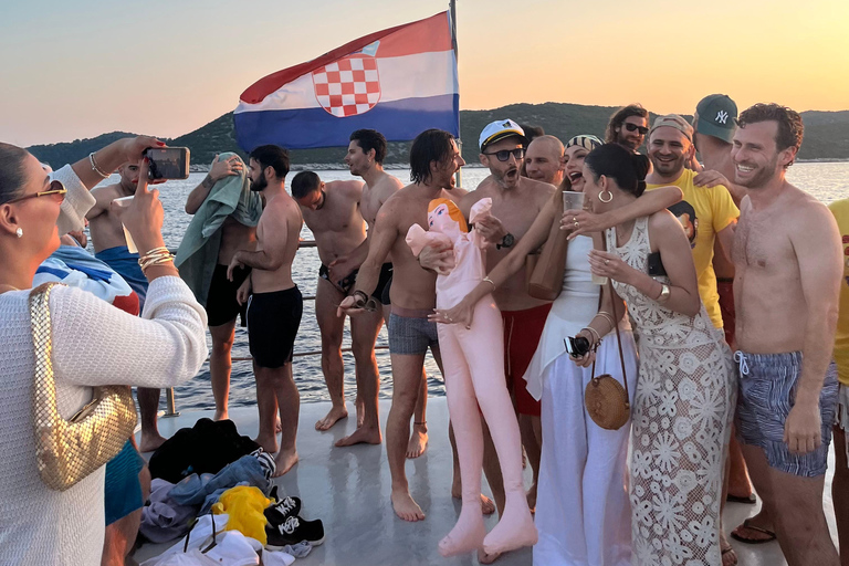 Dubrovnik: Sunset Boat Party with DJ & Blue Lagoon Swim Stop
