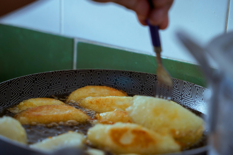 ميديلين: درس طهي إمبانادا مع طاهٍ محلي في كومونا 13