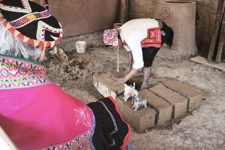Cusco: Cuyo Chico Experience in Ancestral Art and Andean Flavors + Pisac Cusco: Cuyo Chico Experience in Ancestral Art and Andean Flavors + Pisaq
