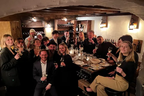 Colonia-Nippes: Degustación de vinos gourmet con tabla de quesos