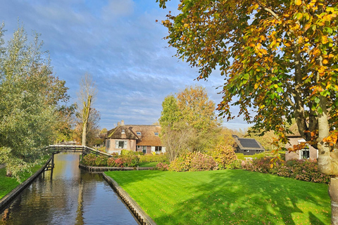 From Amsterdam: Giethoorn &amp; Zaanse Schans Tour w/ Small BoatFrom Amsterdam: Giethoorn &amp; Zaanse Schans Tour w/ Boat Ride