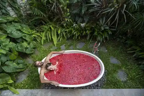 Ubud: Voucher eletrônico para massagem Unagi e banho de flores no Tejas Spa