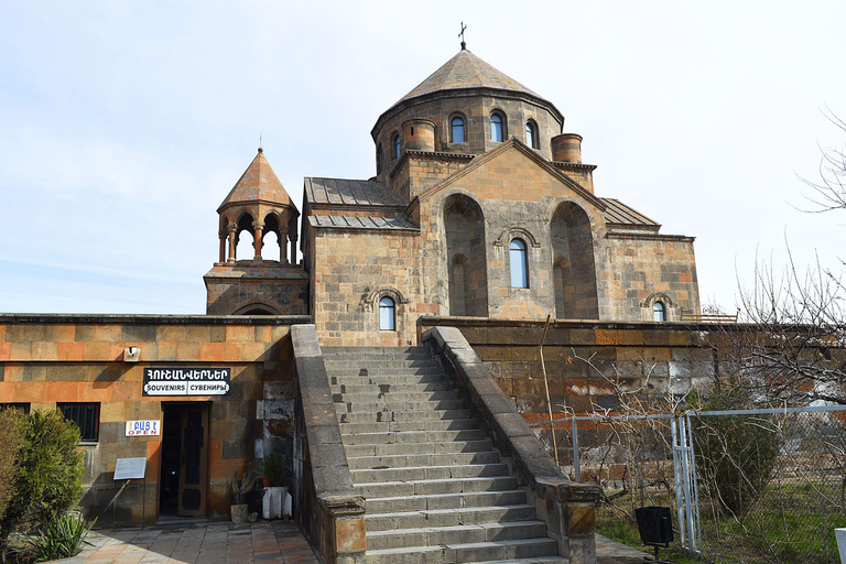 A magia do vinho e a cultura religiosa na Arménia: Dos santuários às adegas