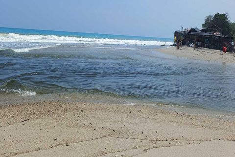 Santa Marta: Palomino Day Trip with Breakfast & Lunch