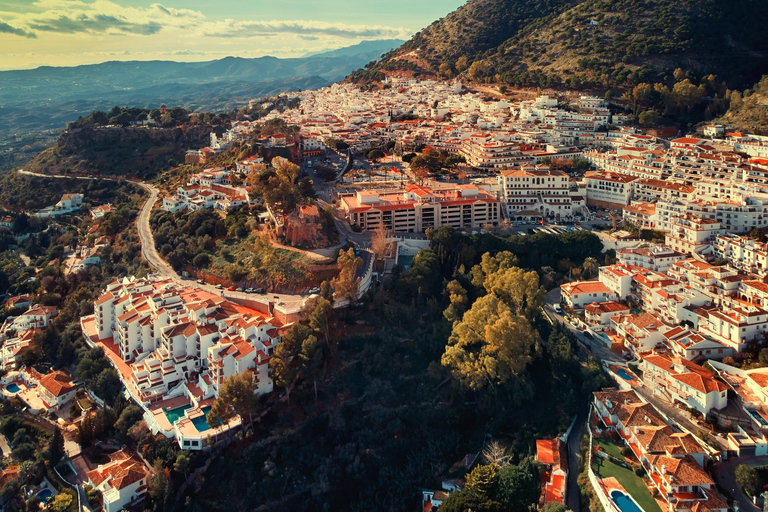 Gibraltar and Mijas Day Trip with Free Time from MálagaGibraltar and Mijas from Train Station of Málaga