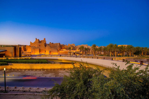 Riyadh: Tour of Turaif & Al-Bujairi with admission tickets for a group