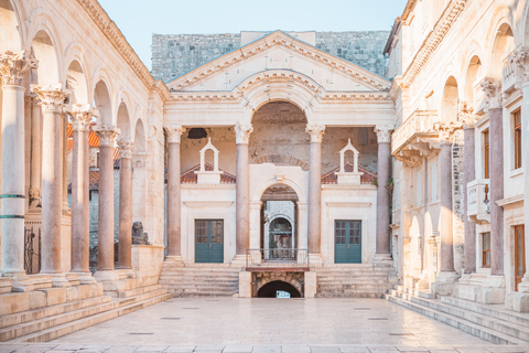 Desde Dubrovnik: Excursión de un día a Split y tour de la ciudad con traslados