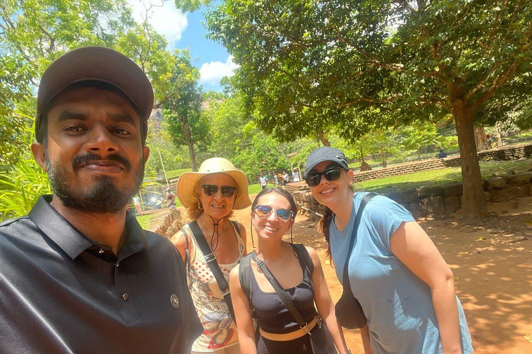 8-Day Sri Lanka Cultural, Hill Country &amp; Beach Tour