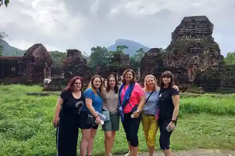 Hoi An: Santuario de My Son W Guía , Espectáculo Champa, Barco y Almuerzo