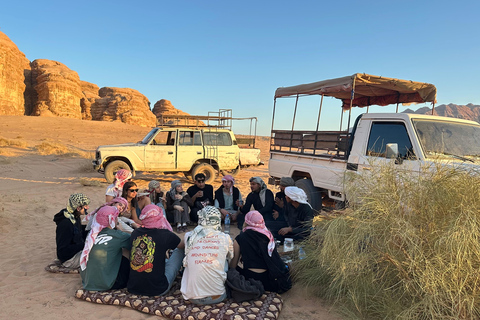Wadi Rum: 4-Hour Jeep Tour with 1-Night Desert Camp & Meals