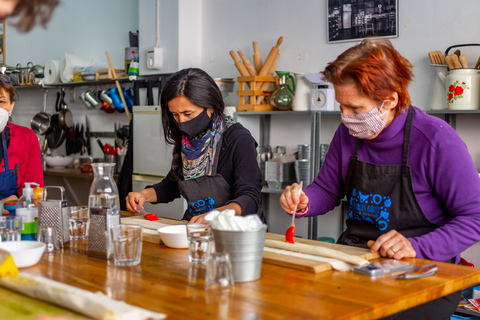 Atenas: Visita al Mercado y Clase de Cocina con VinoAtenas: Clase de cocina de 4 horas con visita al mercado