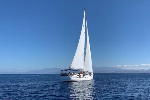 Héraklion : Navigation vers l'île de Dia avec déjeuner au Bavaria 51