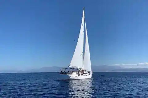 Héraklion : Navigation vers l'île de Dia avec déjeuner au Bavaria 51