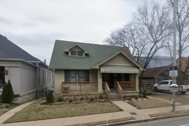 Nashville: Notorious Crime Scenes Driving and Walking Tour