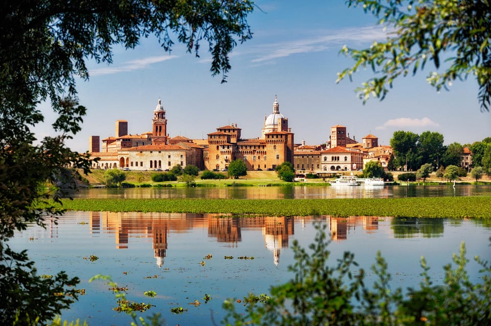 Tour privado desde Verona: Mantua y crucero por el río Mincio ...