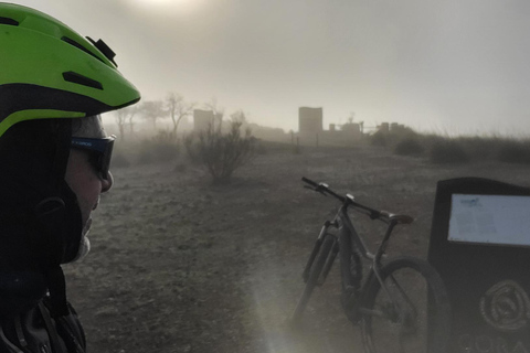 Granada: Gorafe Desert E-Mountain Bike Tour with Transfer