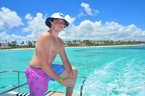 Barco de festa em Punta Cana: Bar aberto, Snorkeling, Entretenimento