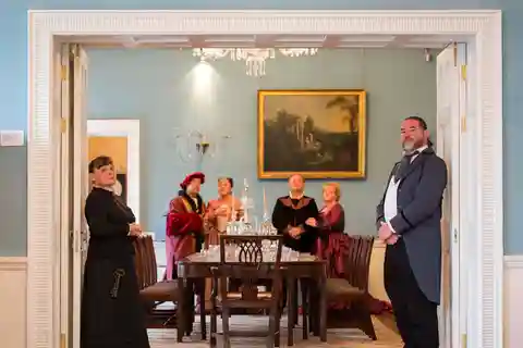 Waterford: Bishop's Palace Guided Bridgerton Tour