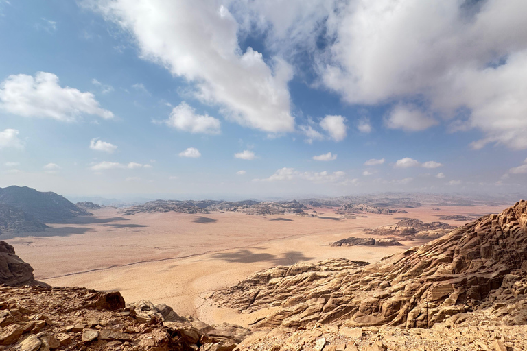 Wadi Rum: Jeep Tour & 1-Night Hostel Stay with Breakfast